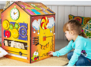 Бизиборд-домик «Ам Няма» 62x42x42 см, развивающая доска 30 элементов для детей от 9 месяцев до 5 лет, ChiDe