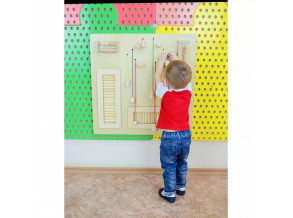 Настінний модуль для розвитку стереогностичного почуття 70×70 см, розвиваючий бізіборд для групи дітей від 1 року до 6 років, ChiDe